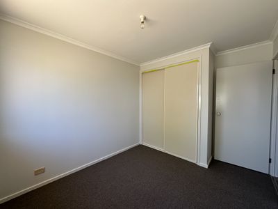 1 / 8 Galaxy Court, Whittington