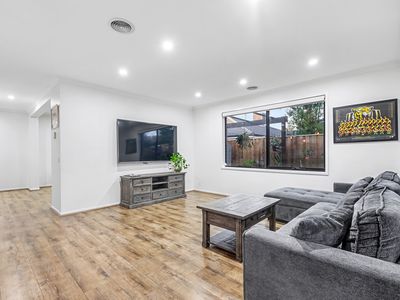 3 Caxton close, Clyde