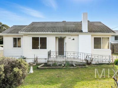 24 Heemskirk Street, Warrane