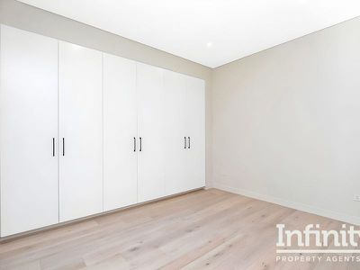 7 / 6 Danks Street, Waterloo