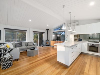 454 Howes Creek Road, Mansfield