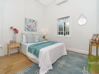 85 Stagpole Street, West End