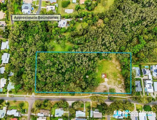 A Once-in-a-Lifetime Old Tewantin Acreage Opportunity image 7