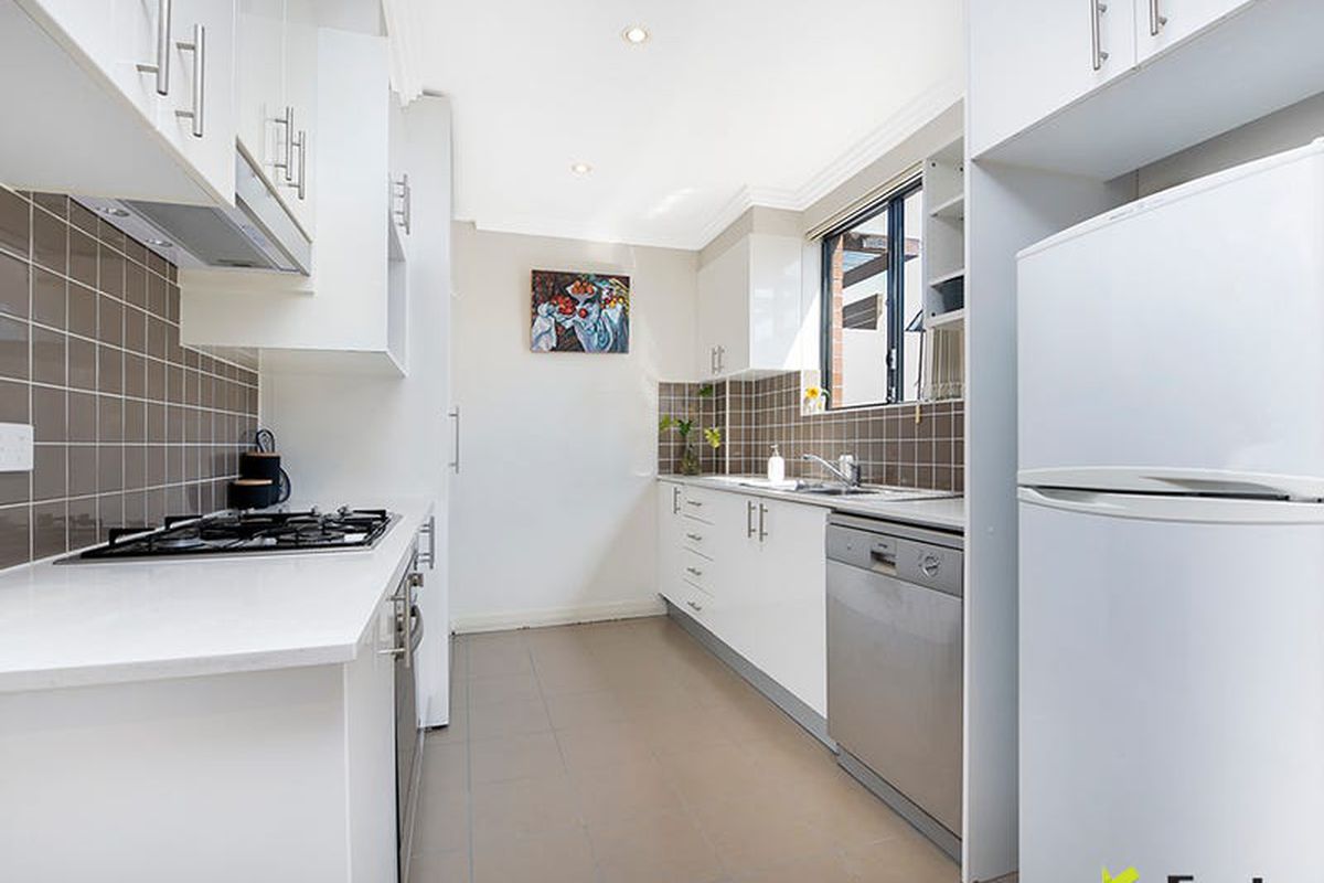 15 / 80 Courallie Avenue, Homebush West