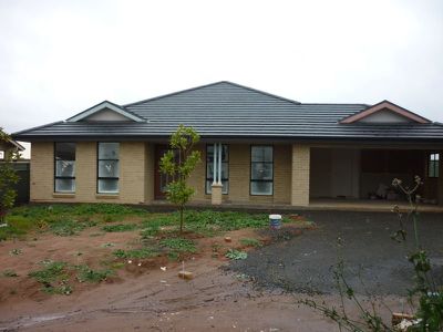 8 Lago Court, Dubbo