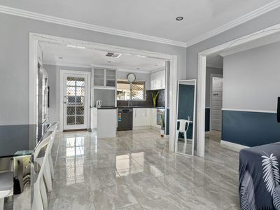 184 Bourke Street, Piccadilly