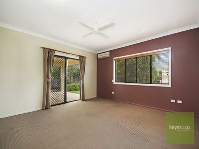 8 Lakefield Drive, Idalia