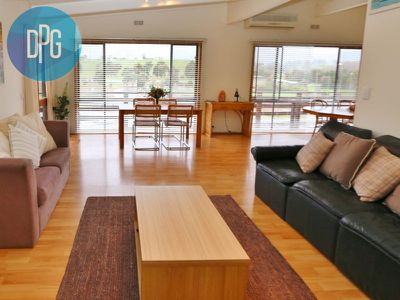 2 / 4 Omega Street, Merrijig