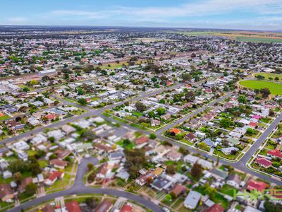 9 Felstead Avenue, Horsham
