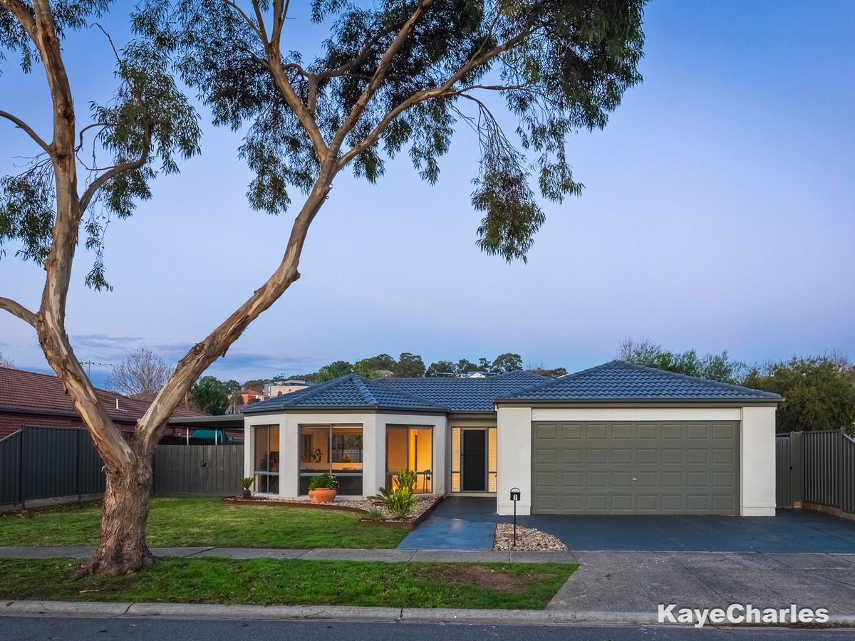 7 Castle Court, Beaconsfield