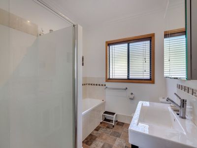 14 Cawthorns Road, Wattle Grove