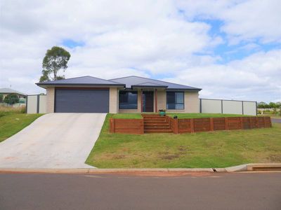 23 Sharon Crescent, Kingaroy