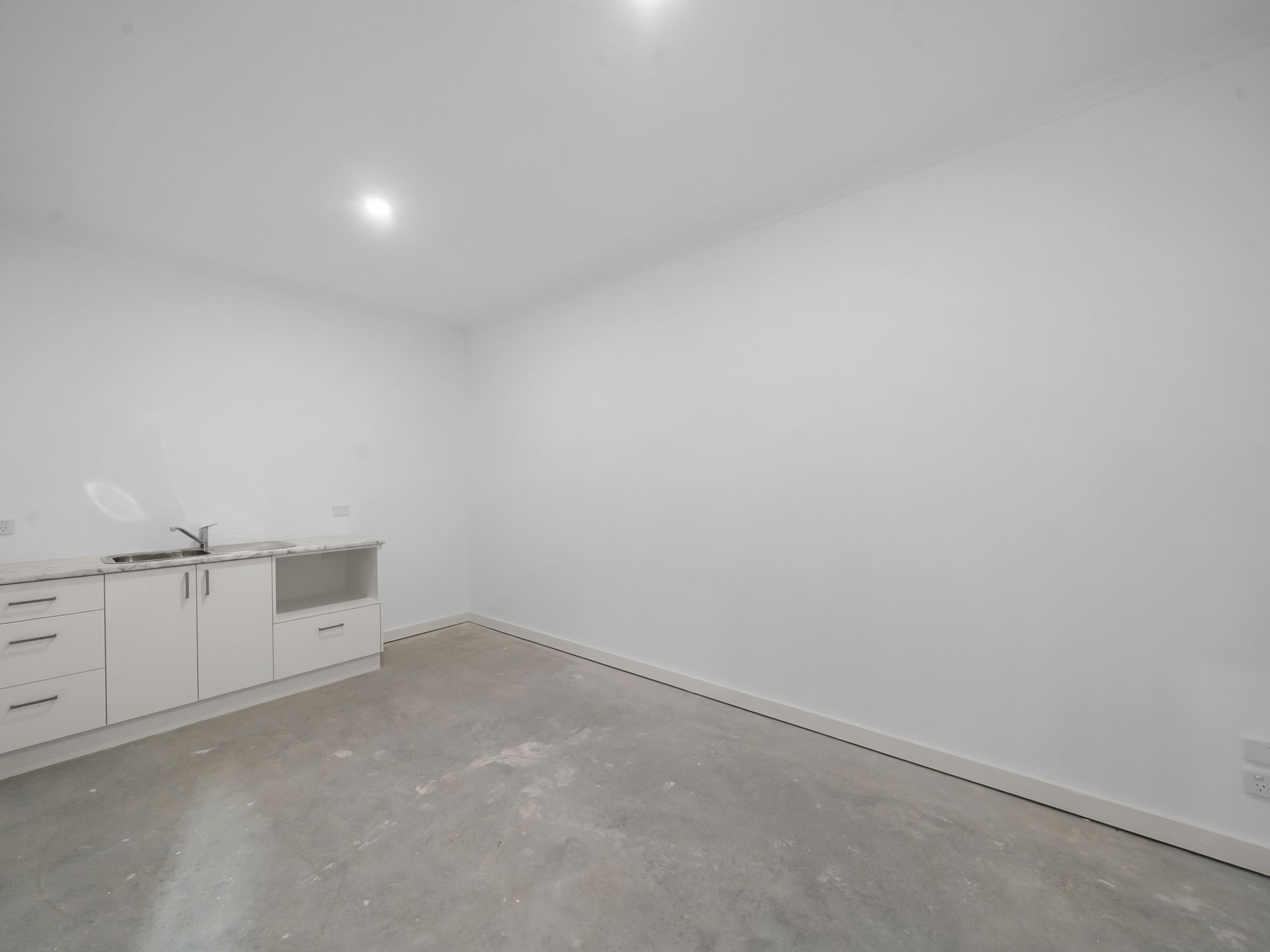 6 PEARCE STREET, Seymour