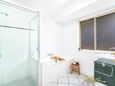 13 Amanu Crescent, Pacific Pines