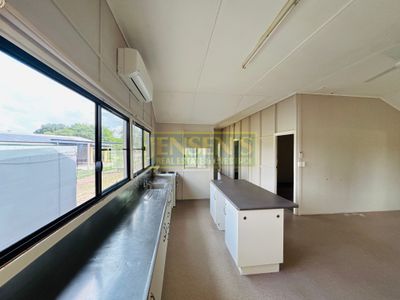 5 Daydawn Road, Charters Towers City