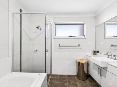 7 Minorca Circuit, Hamlyn Terrace