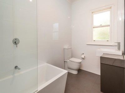 6 Cheniston Road, Mount Macedon