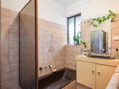 15 Robertson Street, West Lamington