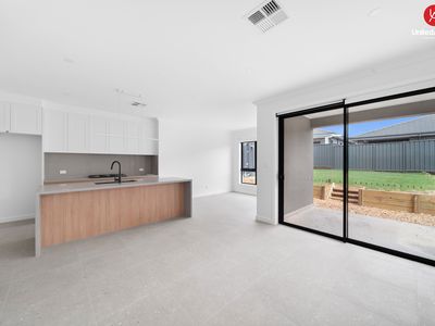 10 Calendula Court, Casula