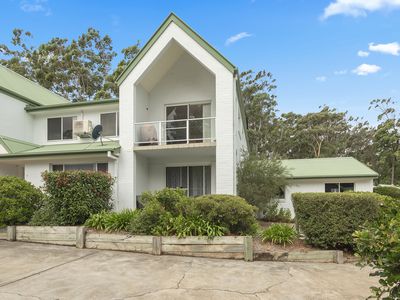 9 / 13 Augusta Place, Mollymook Beach