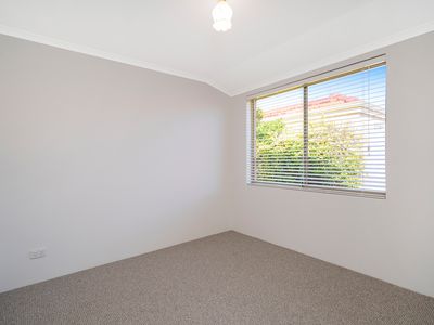 4 / 3 Cottrill Street, Alfred Cove