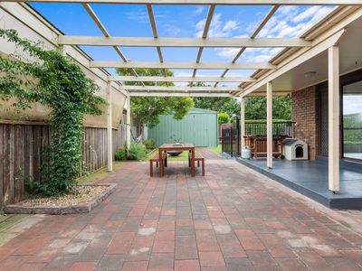 12 Ellen Way, Sale