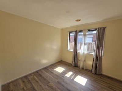 42 Edmund Drive, Tarneit