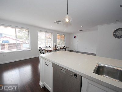 8 Amberdale Avenue, Picnic Point