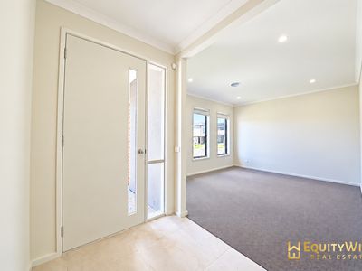 14 Helder Drive, Mambourin
