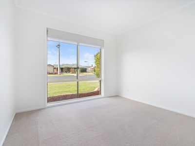 1 / 11 DUNDEE DRIVE, Wodonga