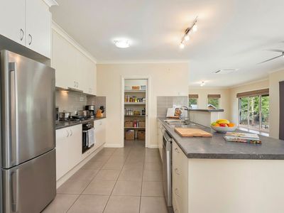 12 MCEVOY LANE, Yackandandah