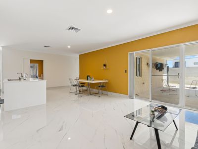19 Aquarius Loop, Bennett Springs