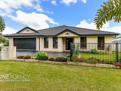 13 The Crescent, Underwood