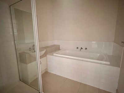 2 / 62 Tarneit Road, Werribee