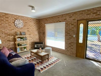 1/124 York Street, Forbes