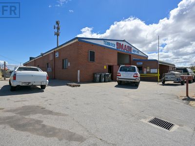 25 Dooley Street, Naval Base