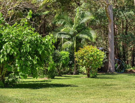 Spacious Single Level Acreage Home with Established and Productive Fruit Trees image 25