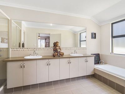 1 Emperor Way, Yanchep