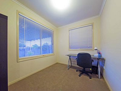 27 Teraglin Street, Manly West
