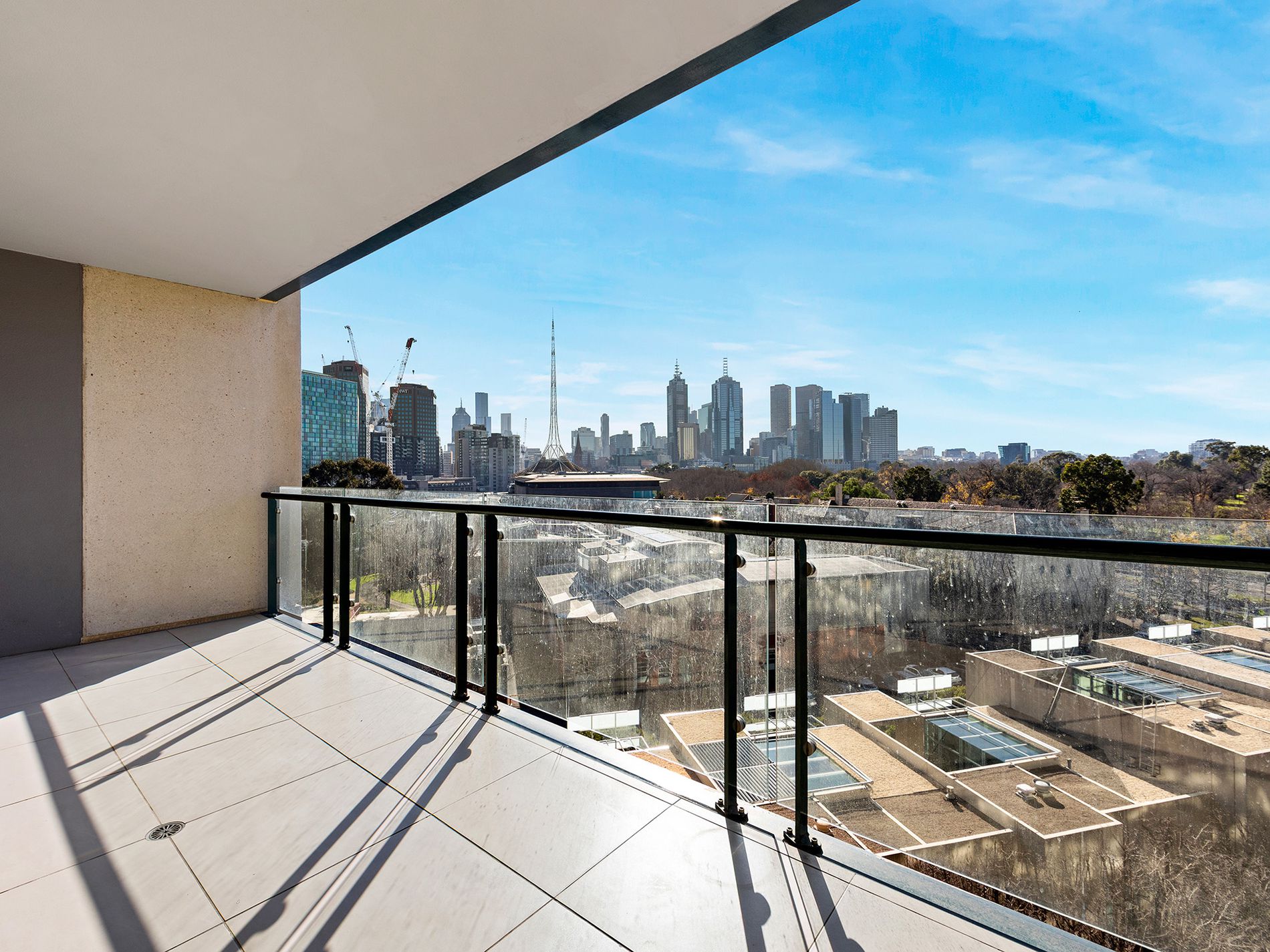 808 / 250 Saint Kilda Road, Southbank
