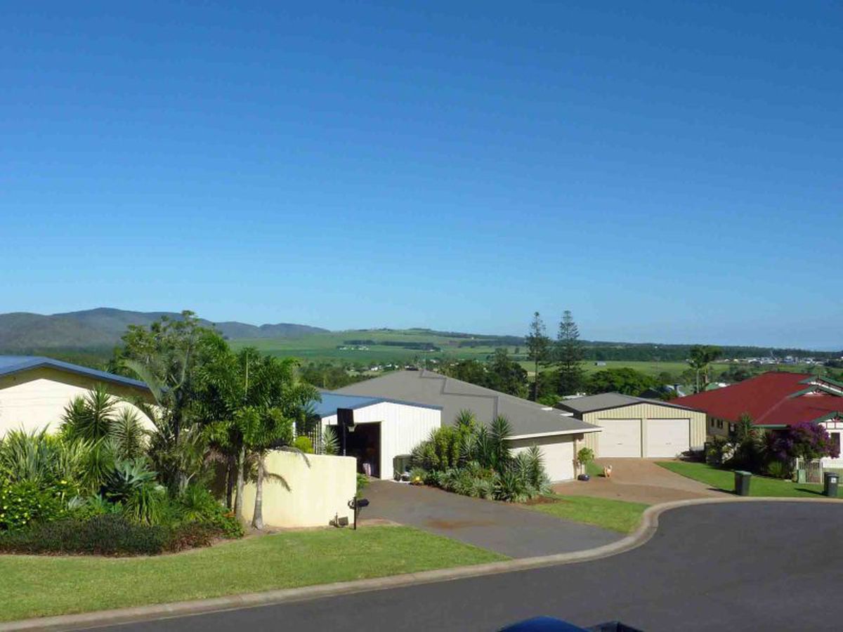 26 Montgomery Close, Atherton