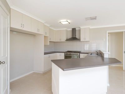 2 Matthews Way, Somerville