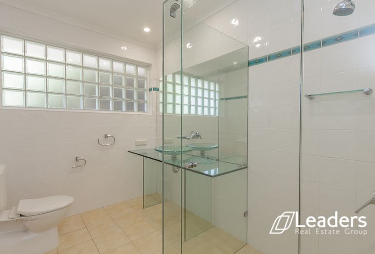 10 BRAZILIA DRIVE, Glen Waverley