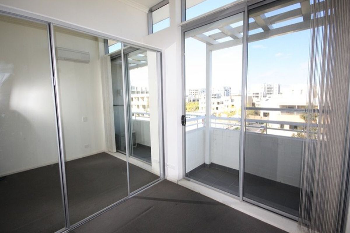 322 / 3  Stromboli Strait , Wentworth Point
