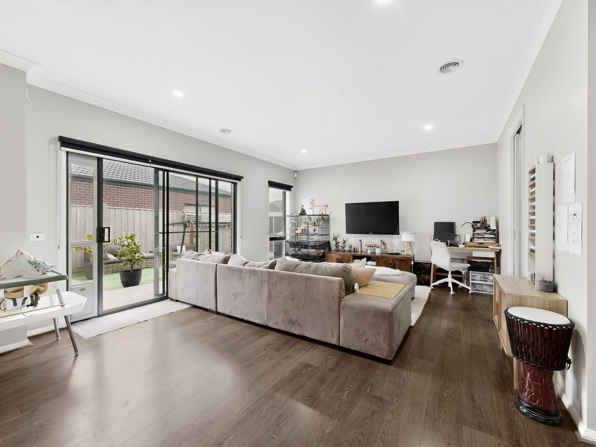 9 Kallista Circuit, Officer