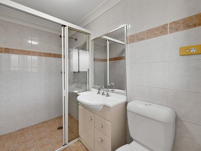 4 / 10 Caroline Street, Westmead