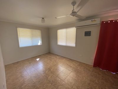 18 Main Street, Hivesville