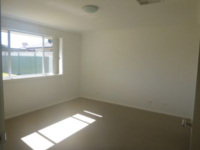 22 Dalbeattie Crescent, Dubbo