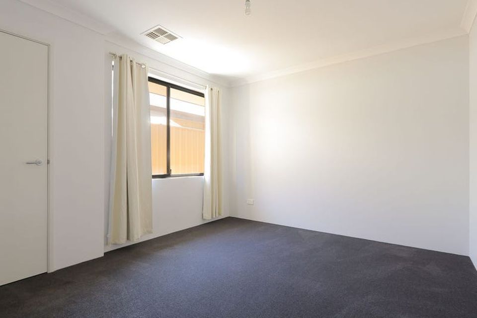 18 Baroness Road , Baldivis