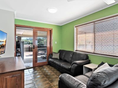 1 Belinda Crescent, Springwood